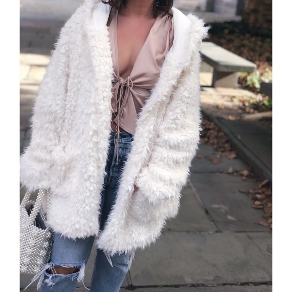 Last 1✨🆕Lena Cream Teddy Faux Fur Jacket - Picture 6 of 8